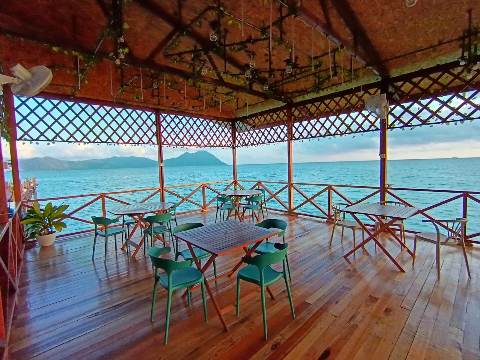 La Water House Semporna Bed & Breakfast Exterior foto